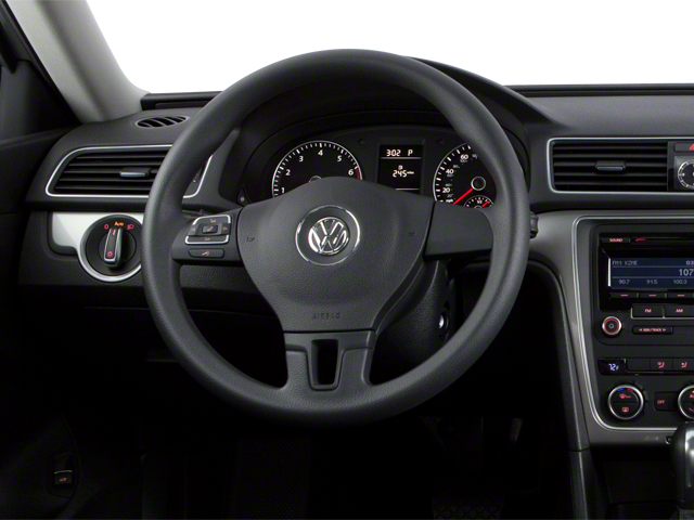 2013 Volkswagen Passat SEL