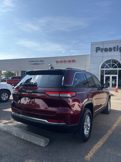 2023 Jeep Grand Cherokee Laredo 4x4