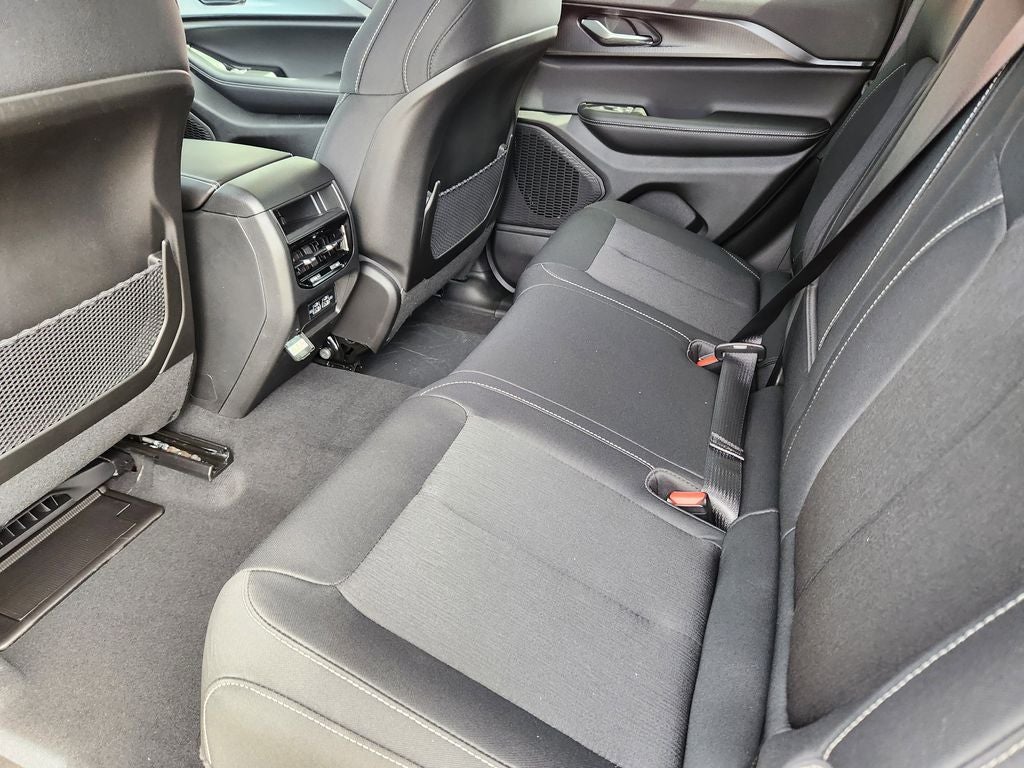 2026 Jeep Grand Cherokee GRAND CHEROKEE LAREDO X 4X4