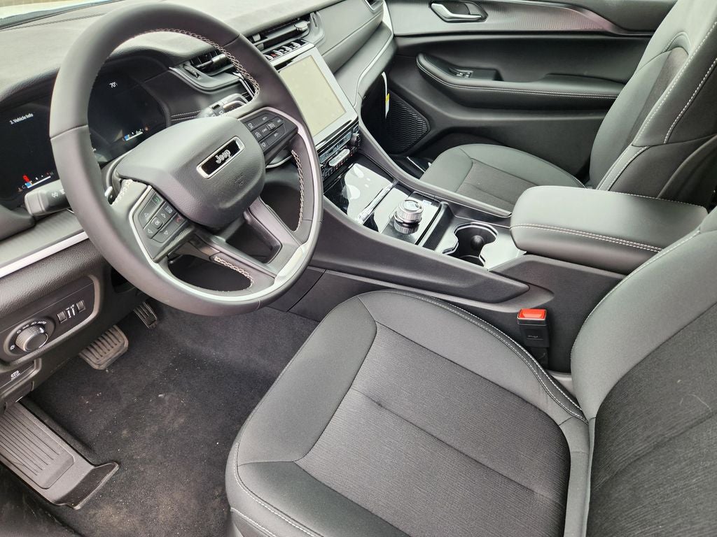 2026 Jeep Grand Cherokee GRAND CHEROKEE L LAREDO X 4X4