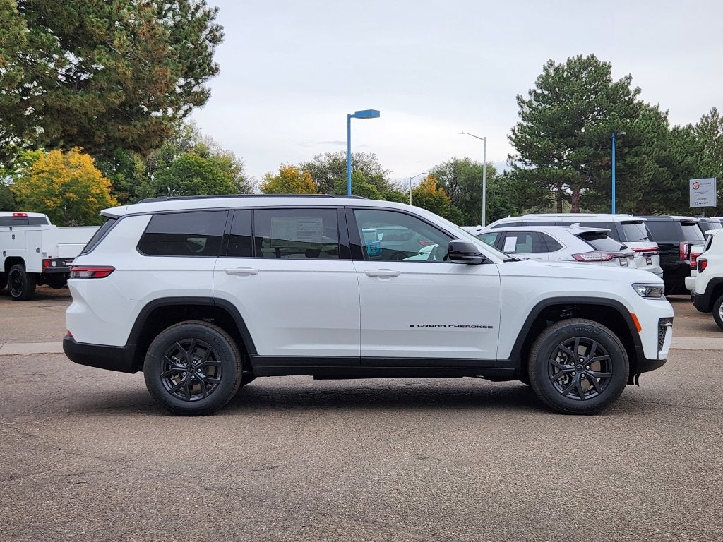 2027 Jeep Grand Cherokee L Laredo