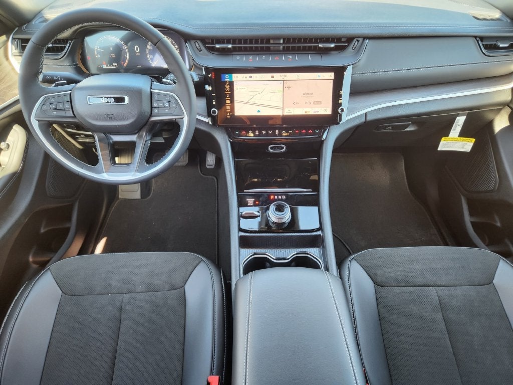 2027 Jeep Grand Cherokee L Laredo
