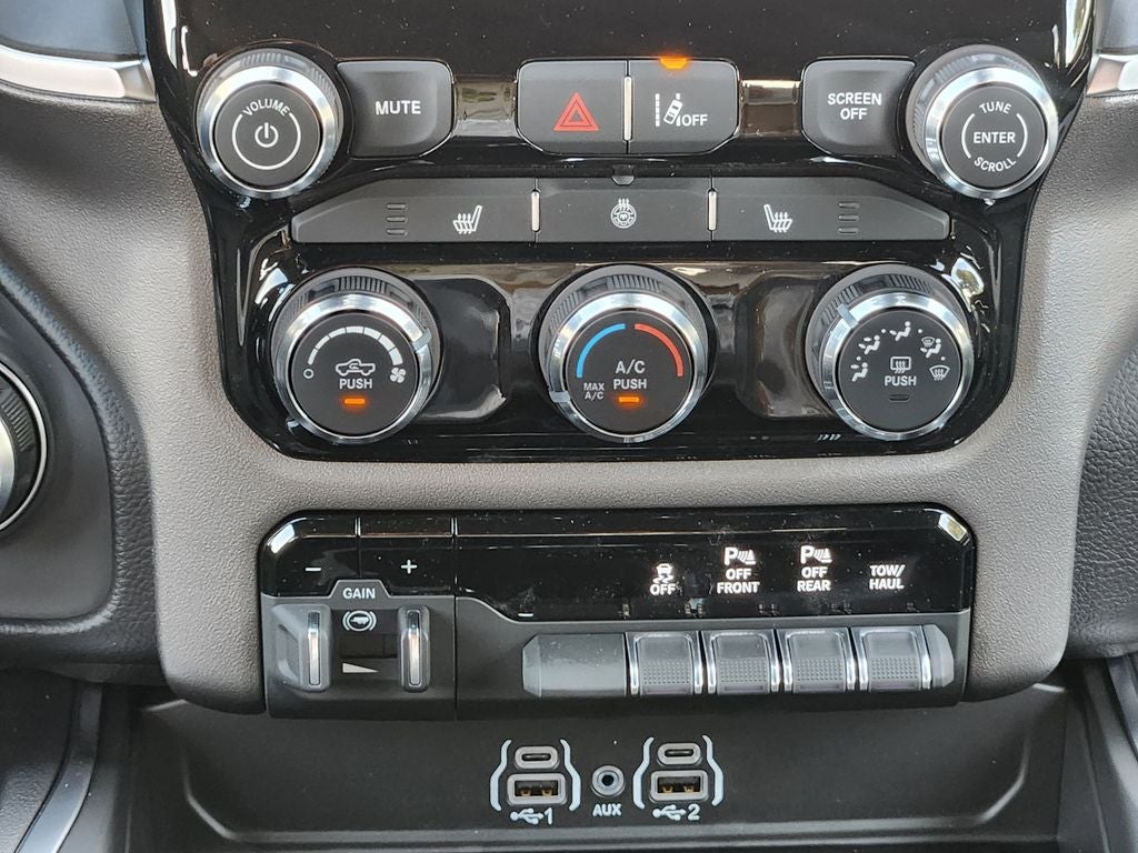 2026 RAM 1500 RAM 1500 BIG HORN CREW CAB 4X4 5'7' BOX