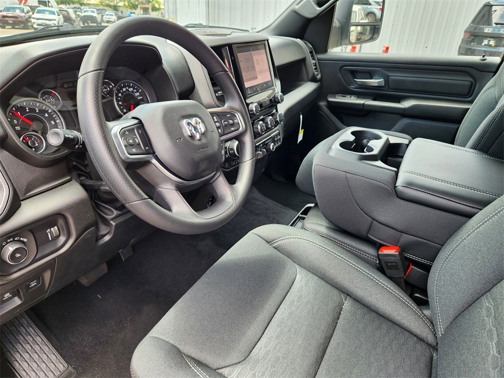 2025 RAM 1500 RAM 1500 TRADESMAN CREW CAB 4X4 5'7' BOX