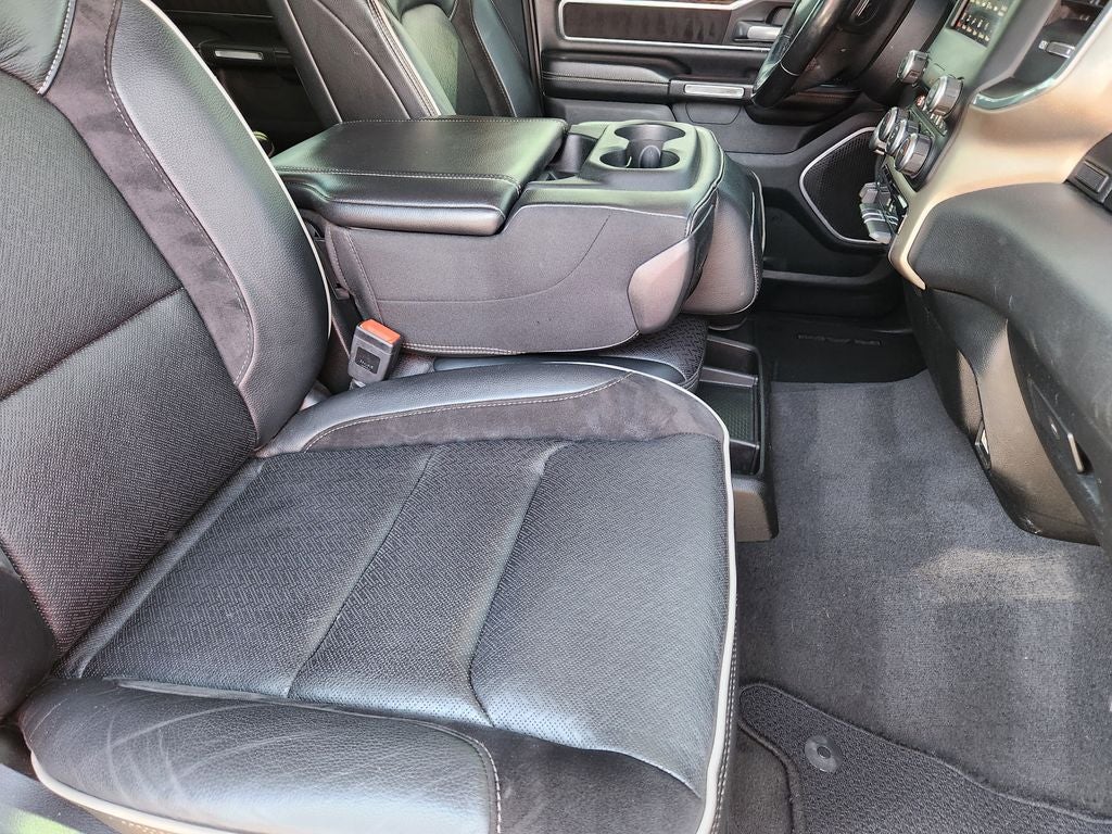 2019 RAM 1500 Laramie Crew Cab 4x4 5'7' Box