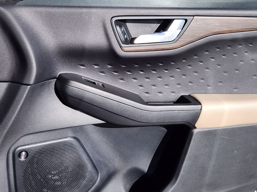 2020 Ford Escape Titanium Hybrid