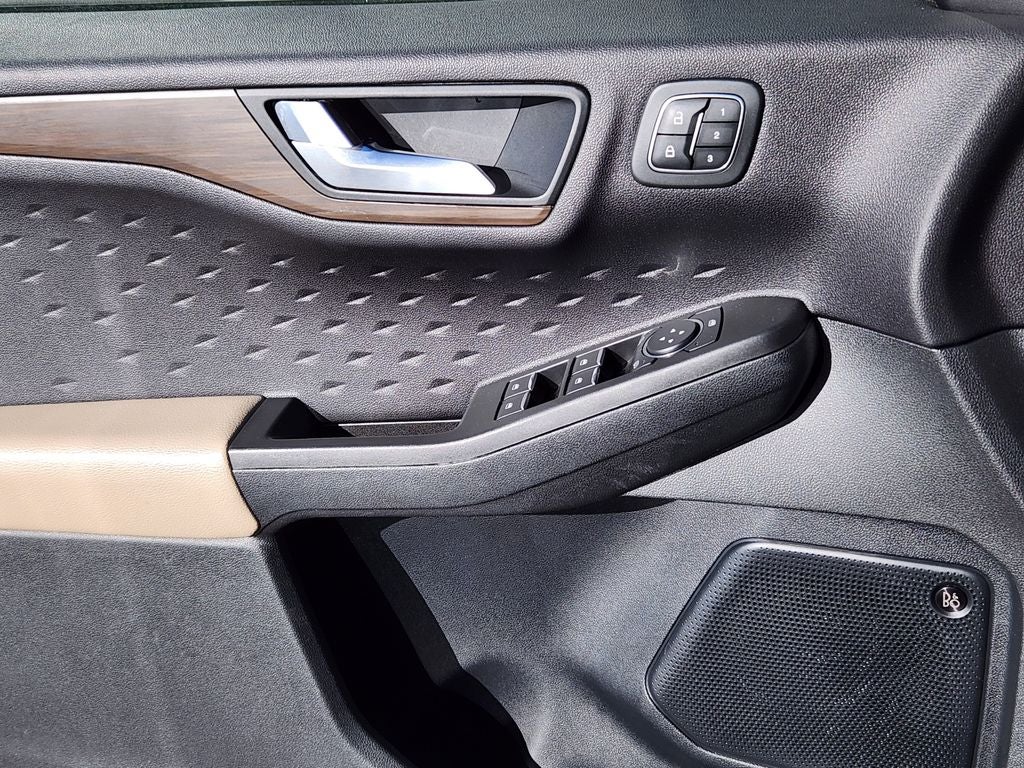 2020 Ford Escape Titanium Hybrid