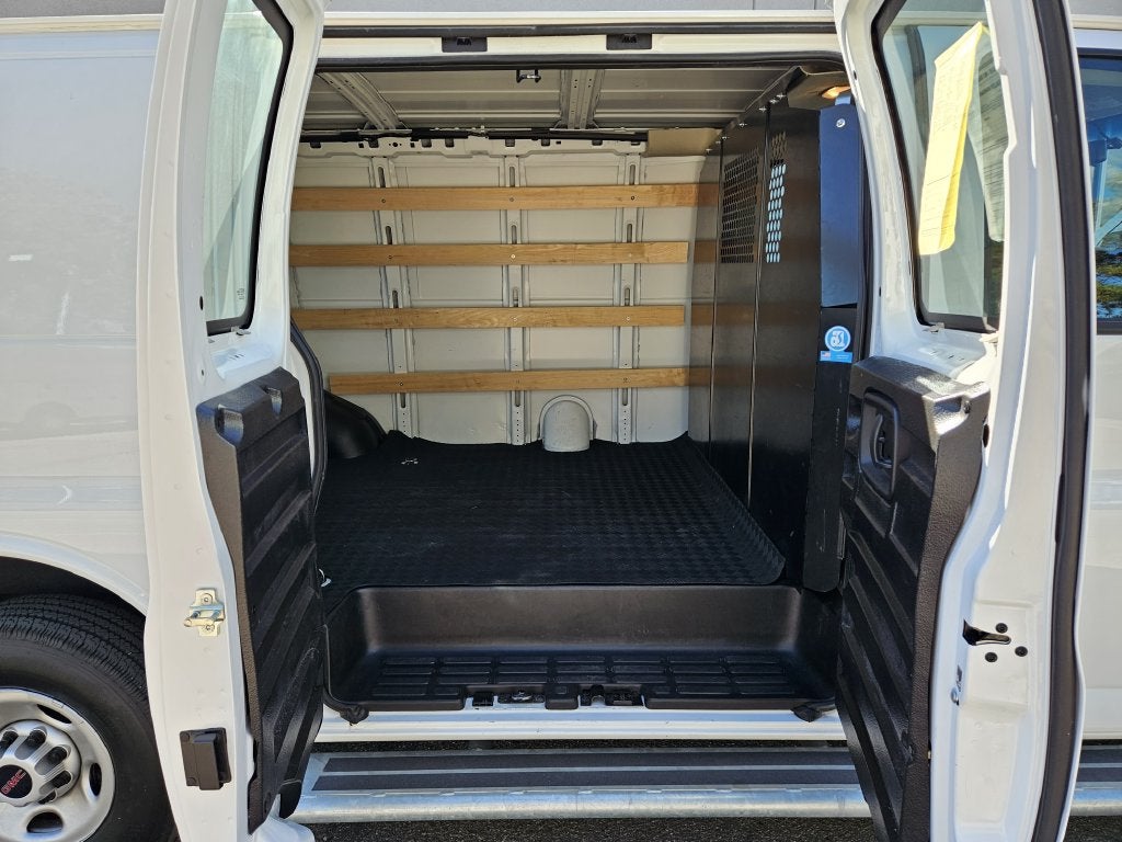 2024 GMC Savana 2500 Work Van