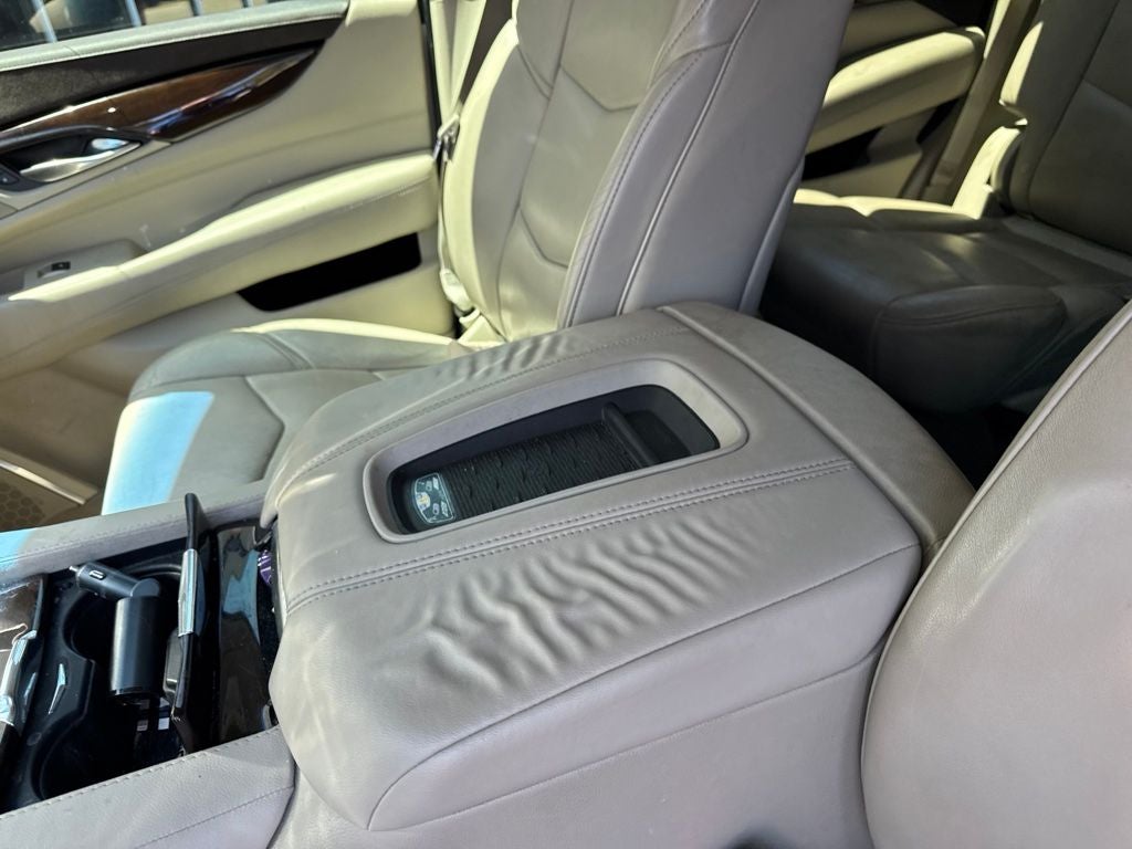 2017 Cadillac Escalade Luxury