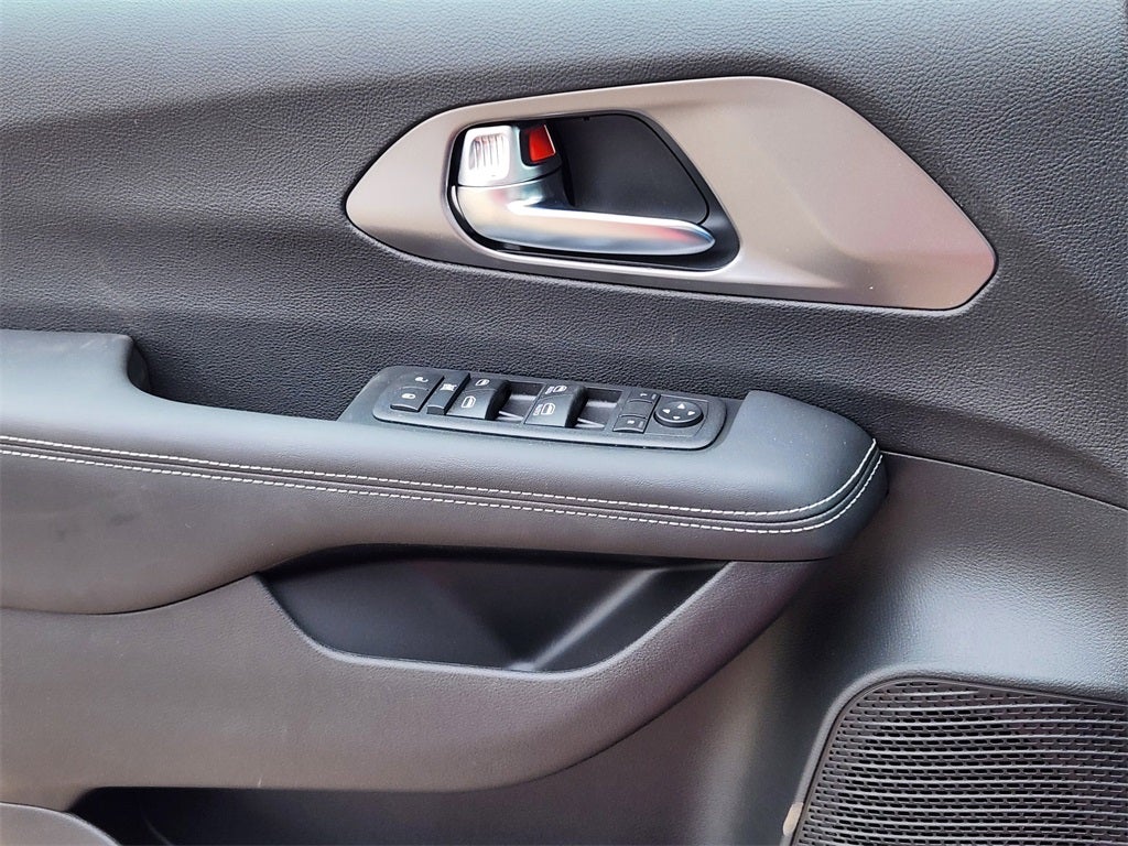 2025 Chrysler Pacifica PACIFICA SELECT