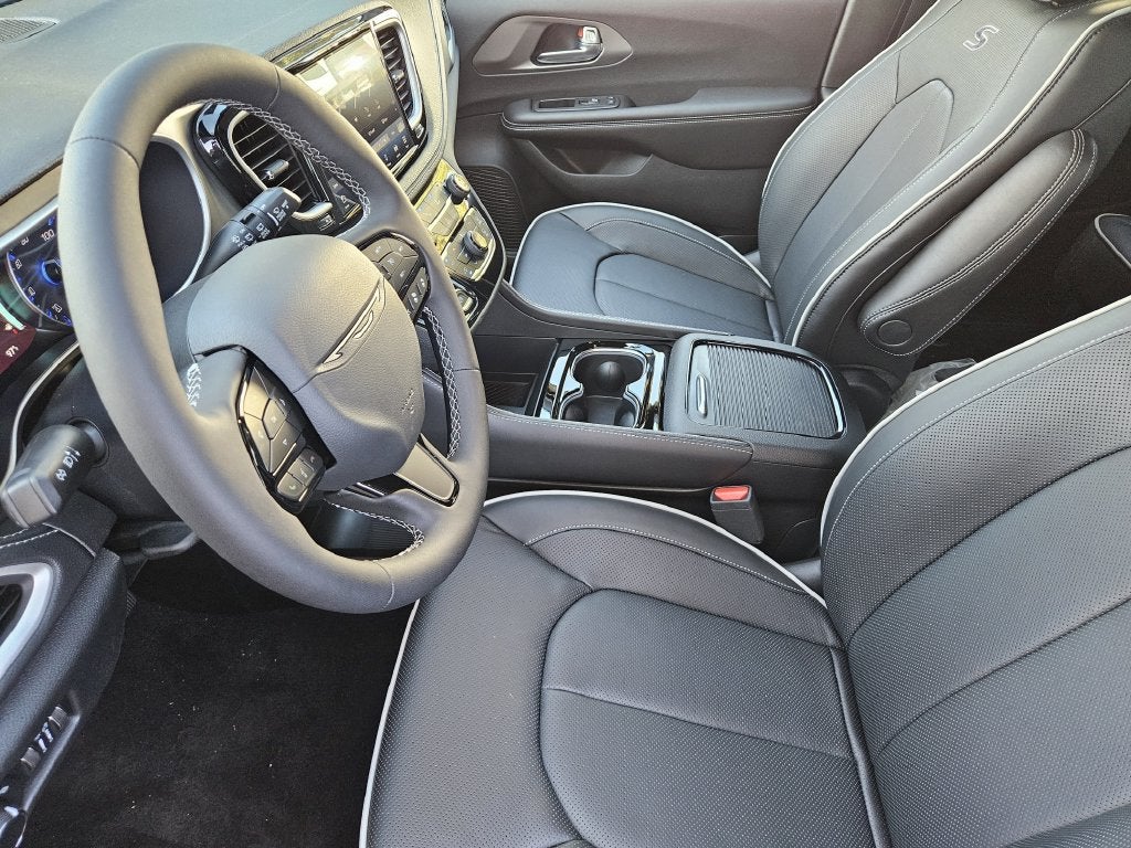 2027 Chrysler Pacifica Limited