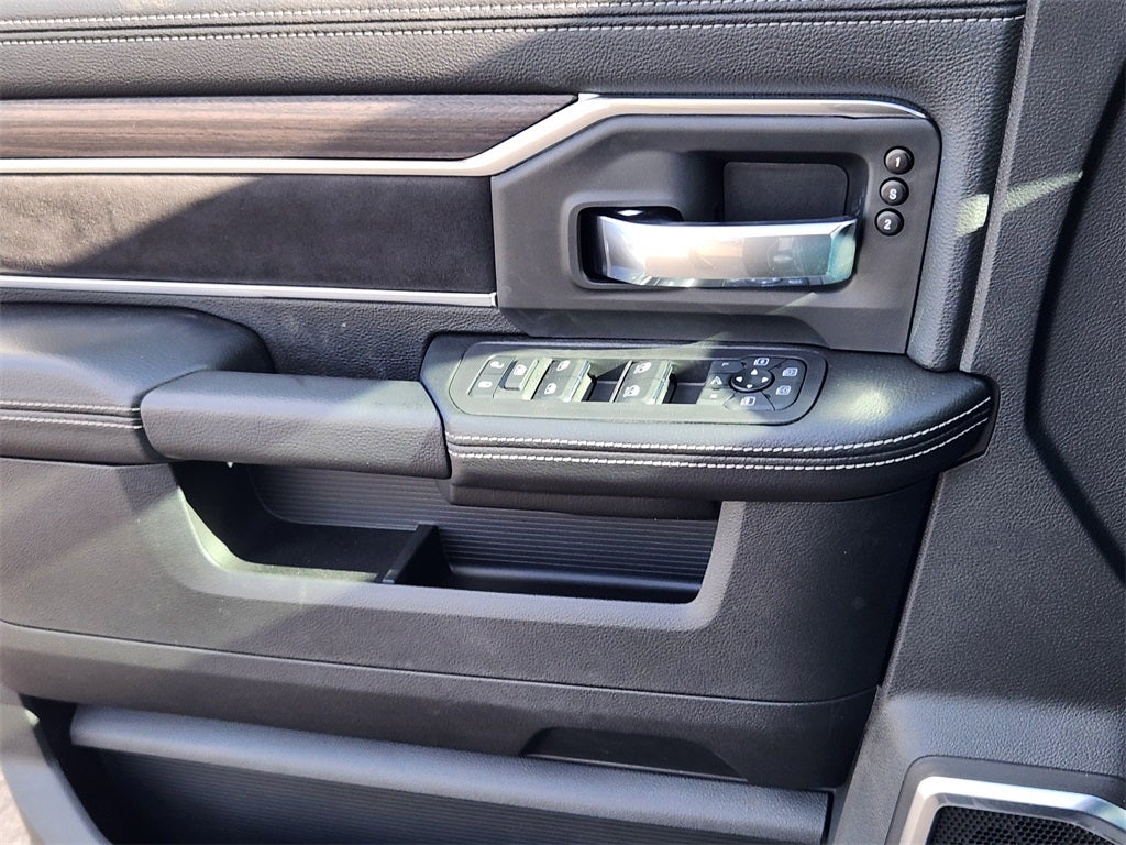 2026 RAM 3500 RAM 3500 LARAMIE CREW CAB 4X4 8' BOX