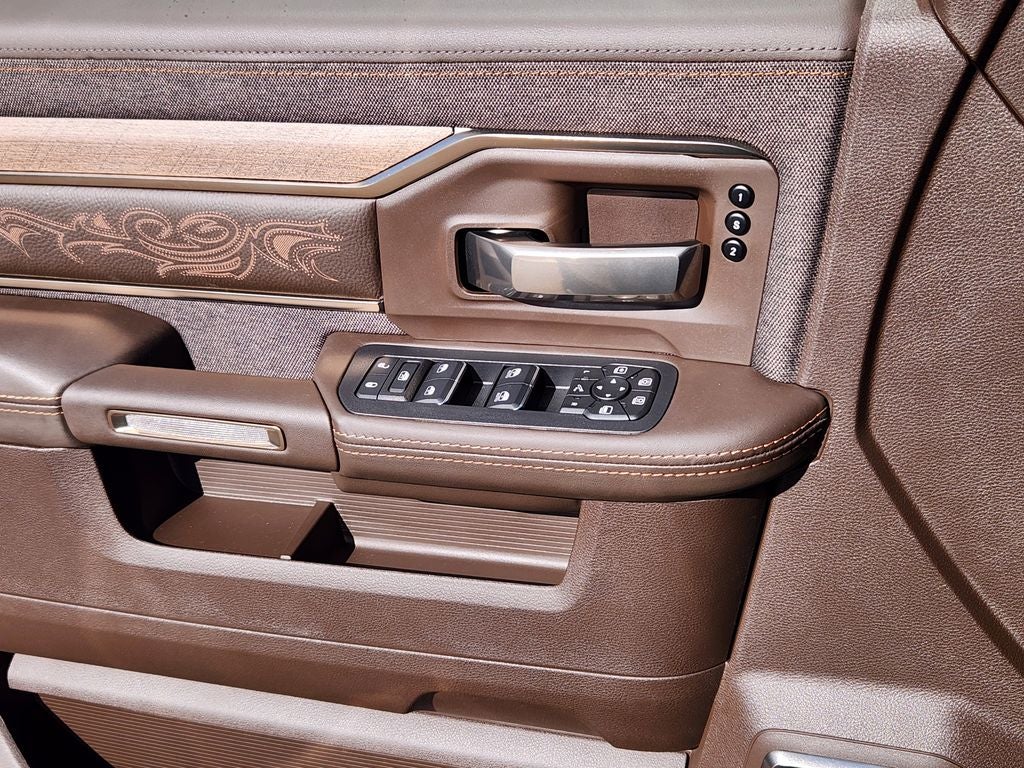 2026 RAM 3500 RAM 3500 LIMITED LONGHORN MEGA CAB 4X4 6'4' BOX