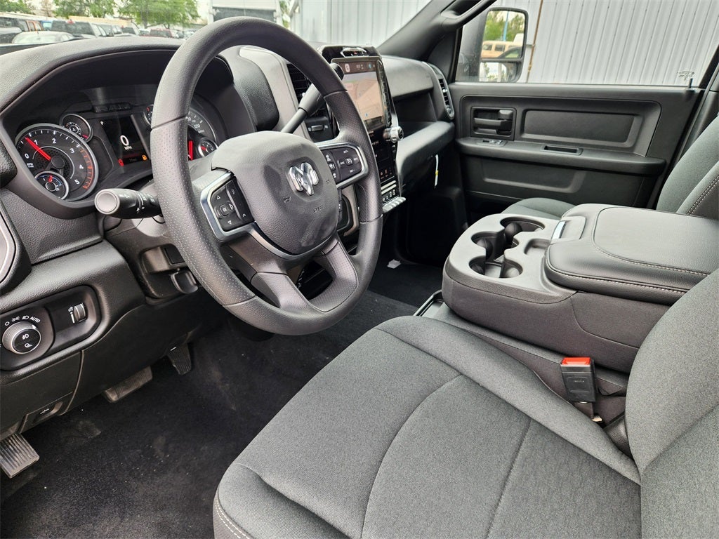 2025 RAM 2500 RAM 2500 TRADESMAN CREW CAB 4X4 6'4' BOX