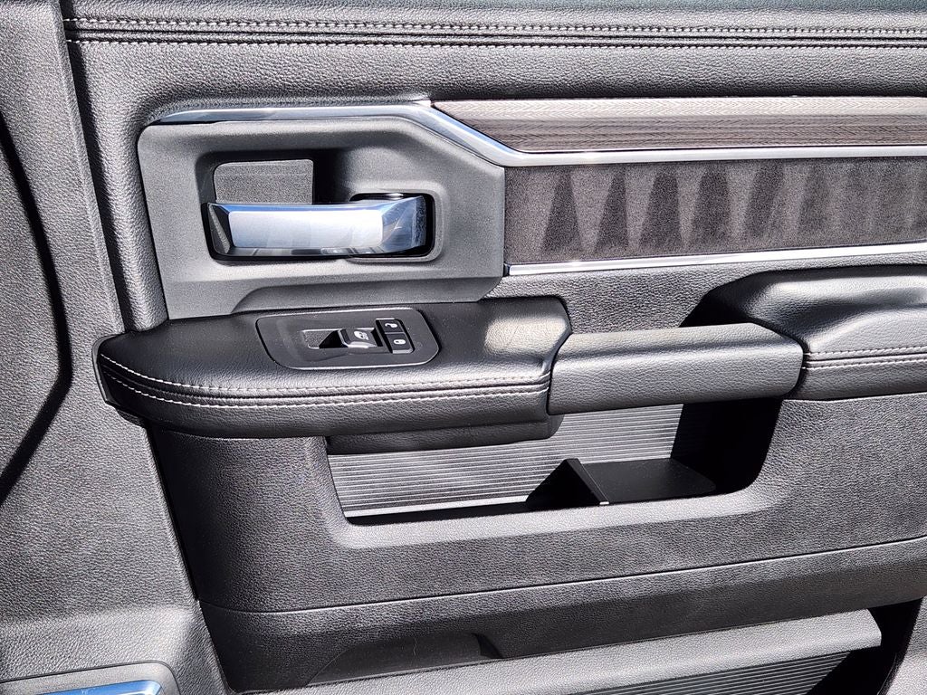 2025 RAM 2500 Laramie Crew Cab 4x4 6'4' Box