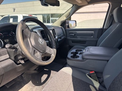 2018 RAM 1500 Big Horn Crew Cab 4x4 5'7' Box