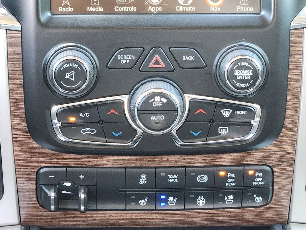 2017 RAM 2500 Laramie Crew Cab 4x4 6'4' Box