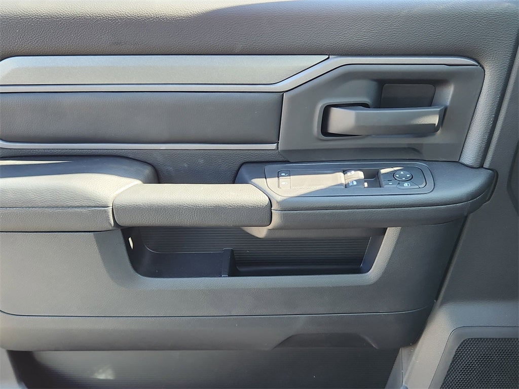 2026 RAM 5500 Chassis Cab RAM 5500 TRADESMAN CHASSIS REGULAR CAB 4X4 84' CA