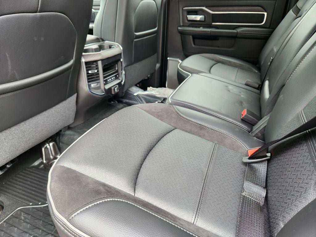 2026 RAM 5500 Chassis Cab RAM 5500 BIG HORN CHASSIS CREW CAB 4X4 84' CA