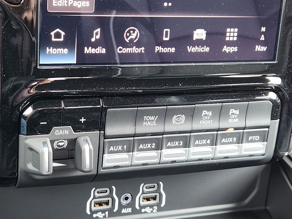 2026 RAM 5500 Chassis Cab RAM 5500 BIG HORN CHASSIS CREW CAB 4X4 84' CA