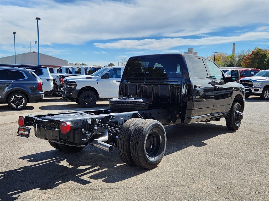2026 RAM 3500 Chassis Cab RAM 3500 TRADESMAN CREW CAB CHASSIS 4X4 60' CA