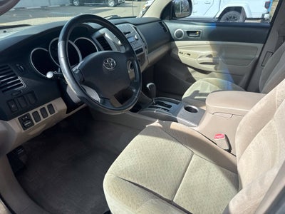 2005 Toyota Tacoma Base V6