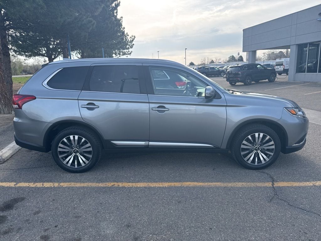 2020 Mitsubishi Outlander Base