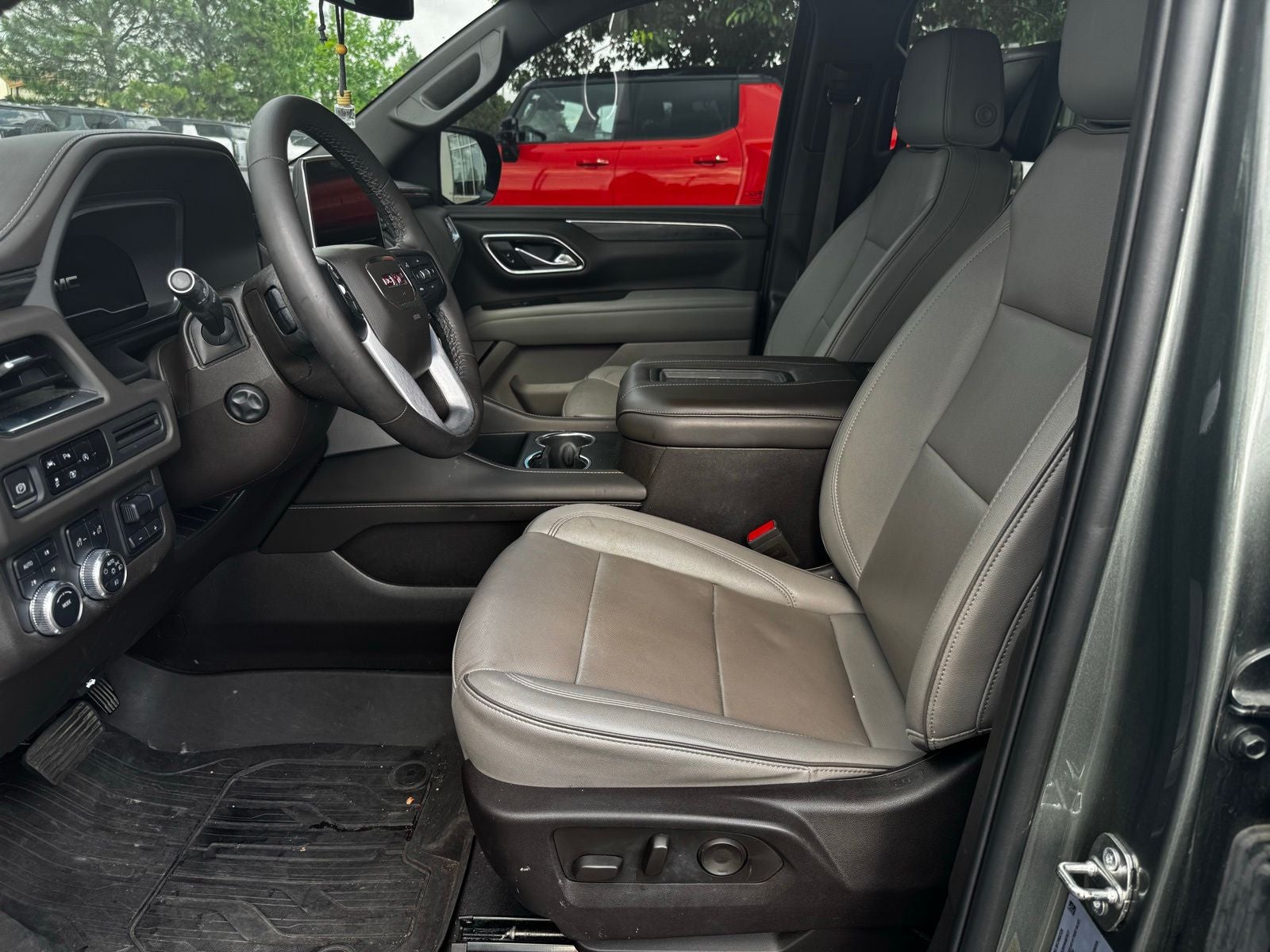 2023 GMC Yukon XL SLT