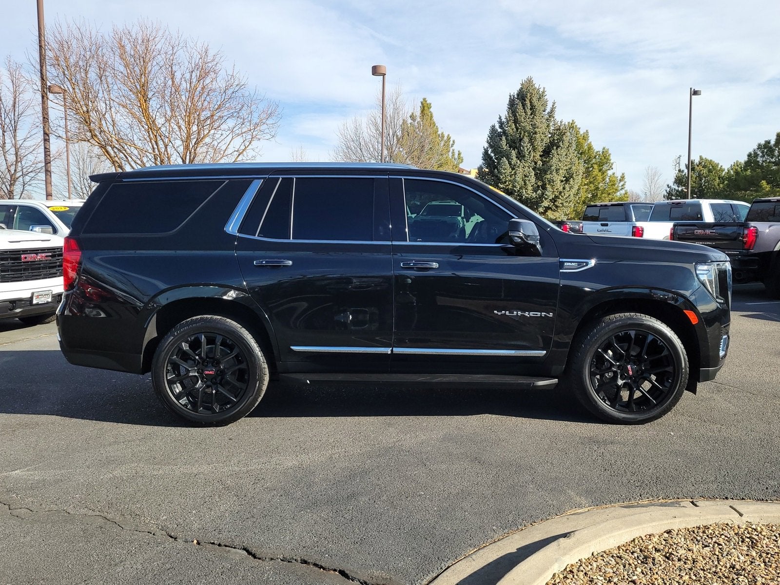 2022 GMC Yukon SLT