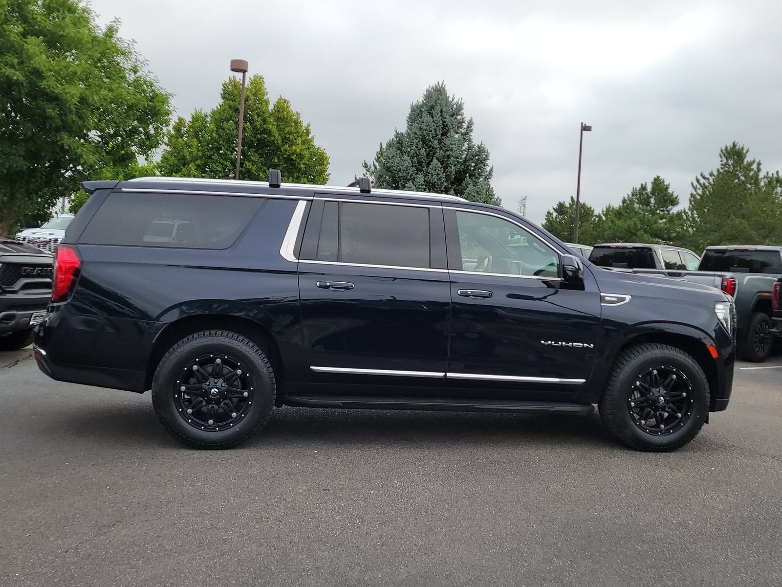 2021 GMC Yukon XL SLT