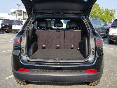 2023 Jeep Compass Latitude Lux FWD