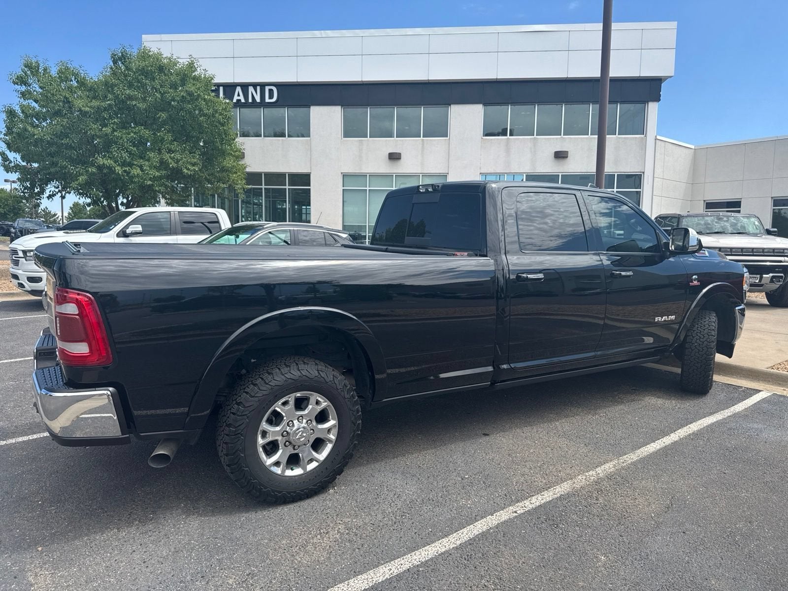 2019 RAM 3500 Laramie Crew Cab 4x4 8' Box