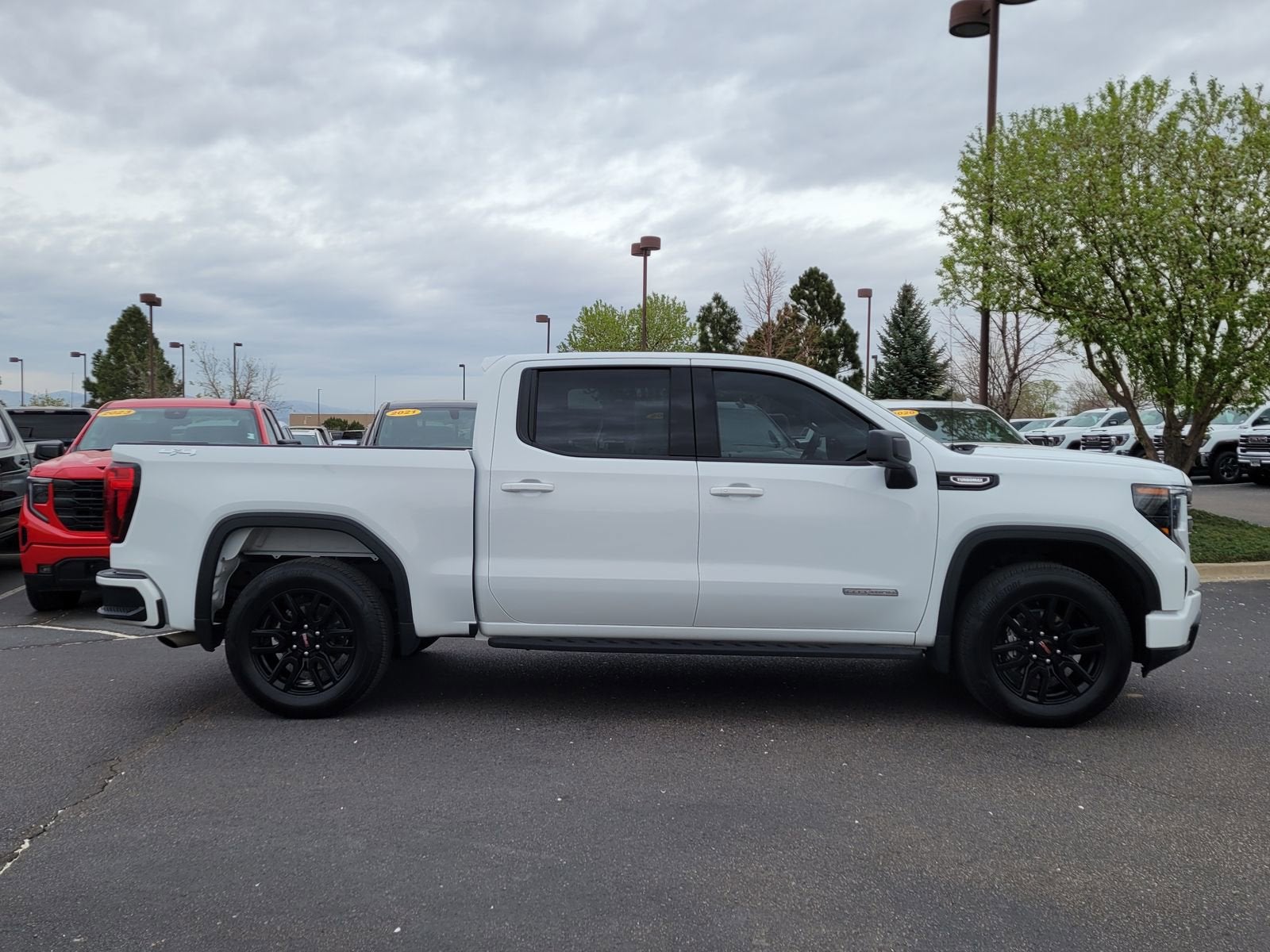 2025 GMC Sierra 1500 Elevation