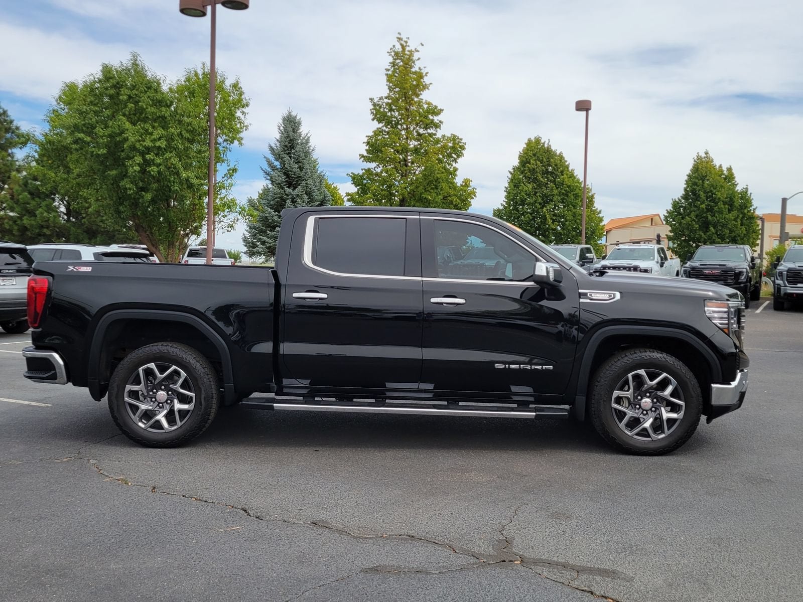2025 GMC Sierra 1500 SLT