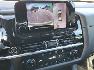 2023 Nissan Pathfinder SL 4WD