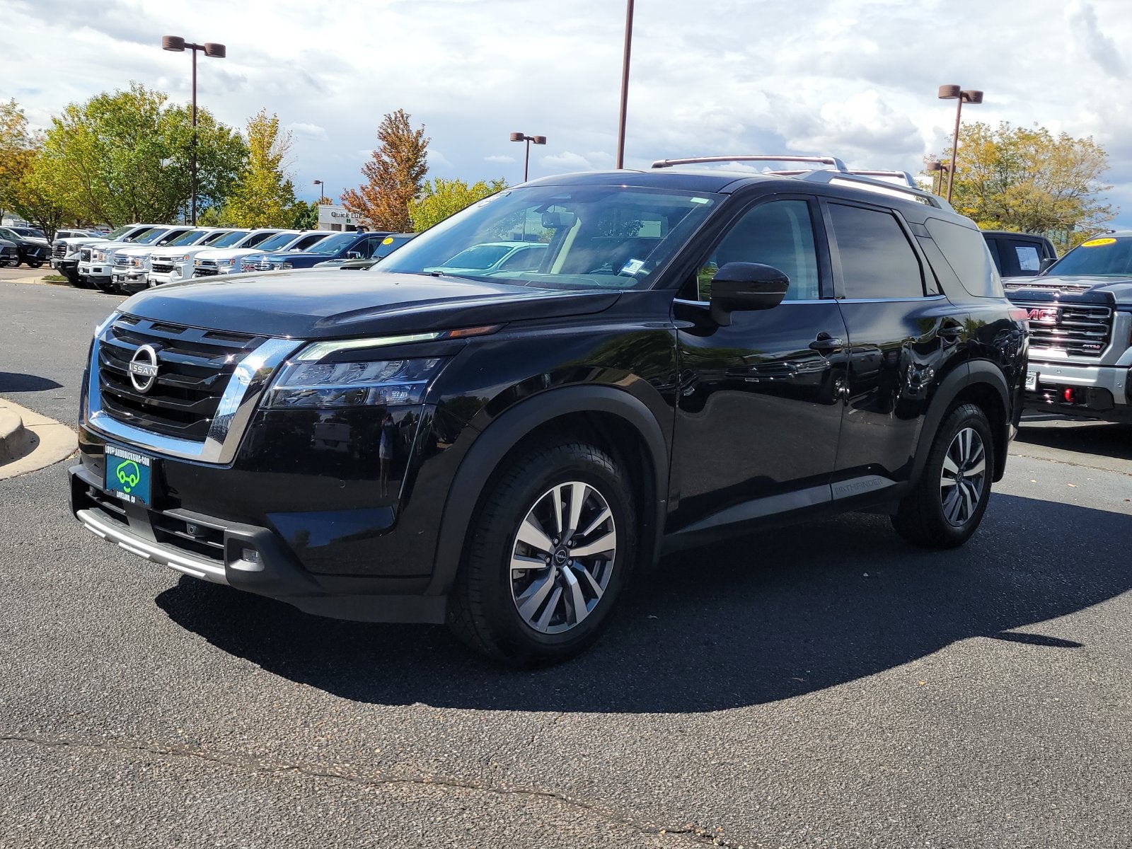2023 Nissan Pathfinder SL 4WD