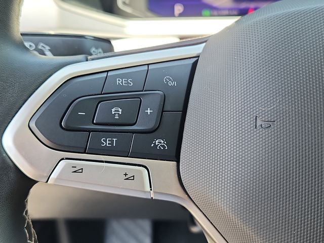 2025 Volkswagen Taos SEL