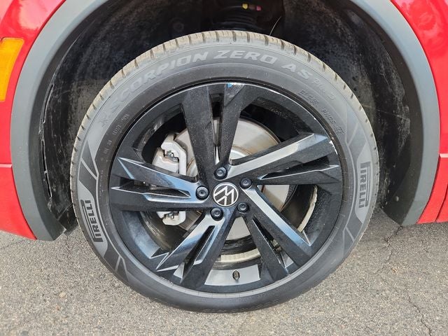 2024 Volkswagen Tiguan SE R-Line Black