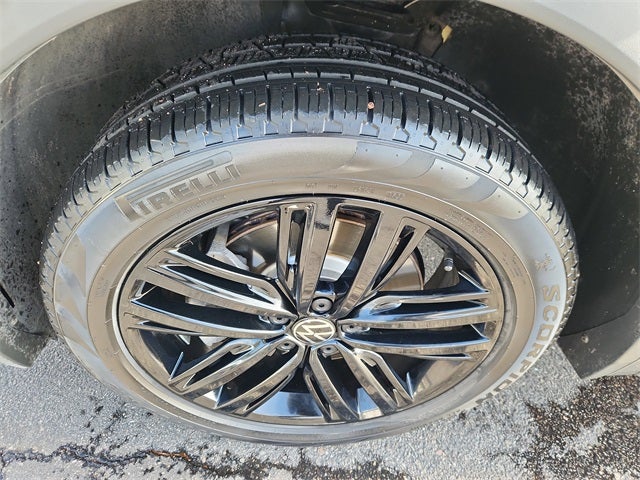 2022 Volkswagen Tiguan SE R-Line Black