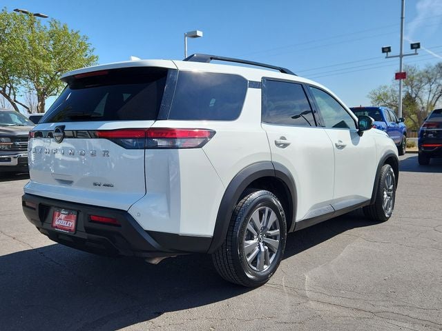 2024 Nissan Pathfinder SV