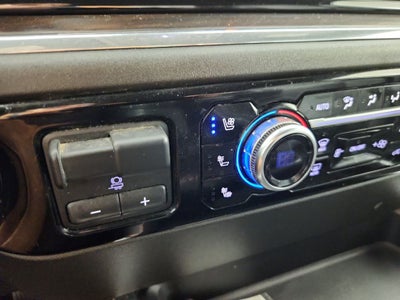 2024 GMC Sierra 2500HD 4WD Crew Cab Standard Bed SLT