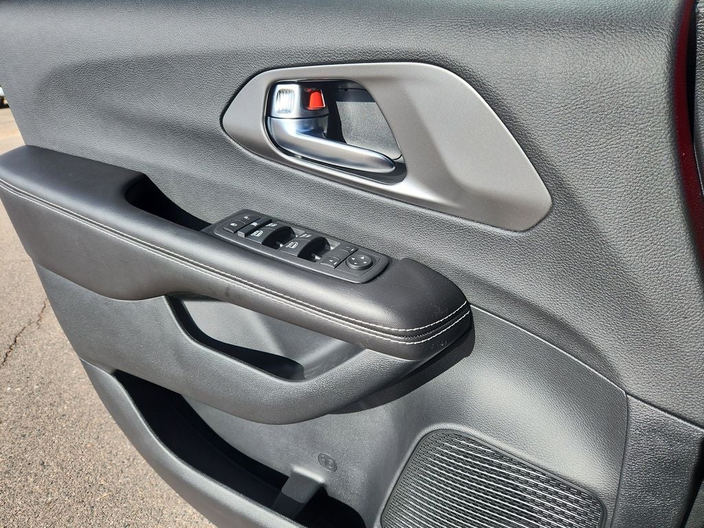 2026 Chrysler Voyager VOYAGER LX