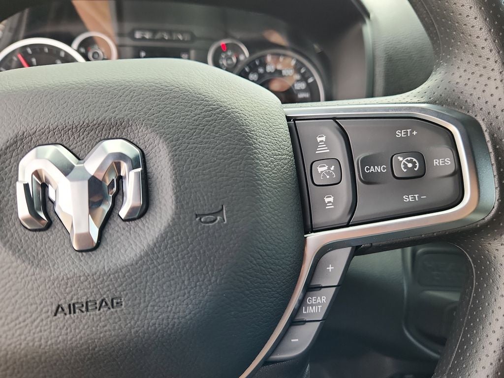 2026 RAM 3500 RAM 3500 TRADESMAN CREW CAB 4X4 8' BOX