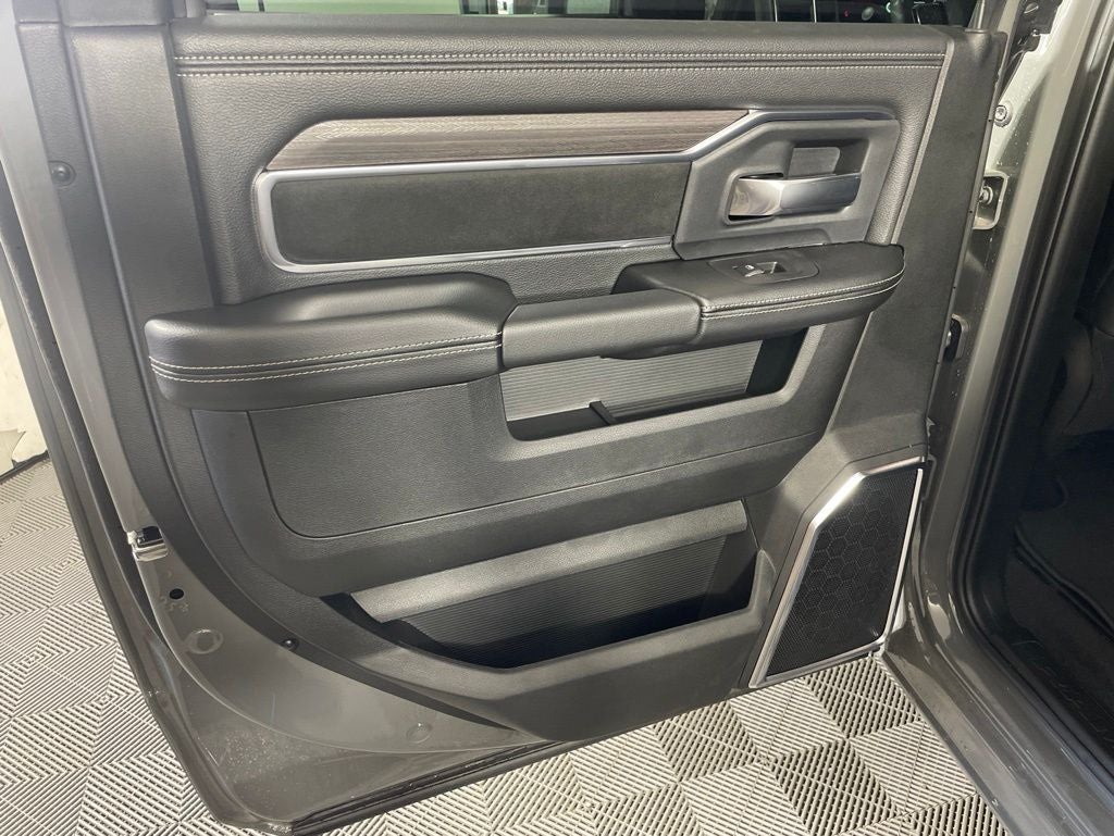 2026 RAM 3500 RAM 3500 LARAMIE CREW CAB 4X4 8' BOX