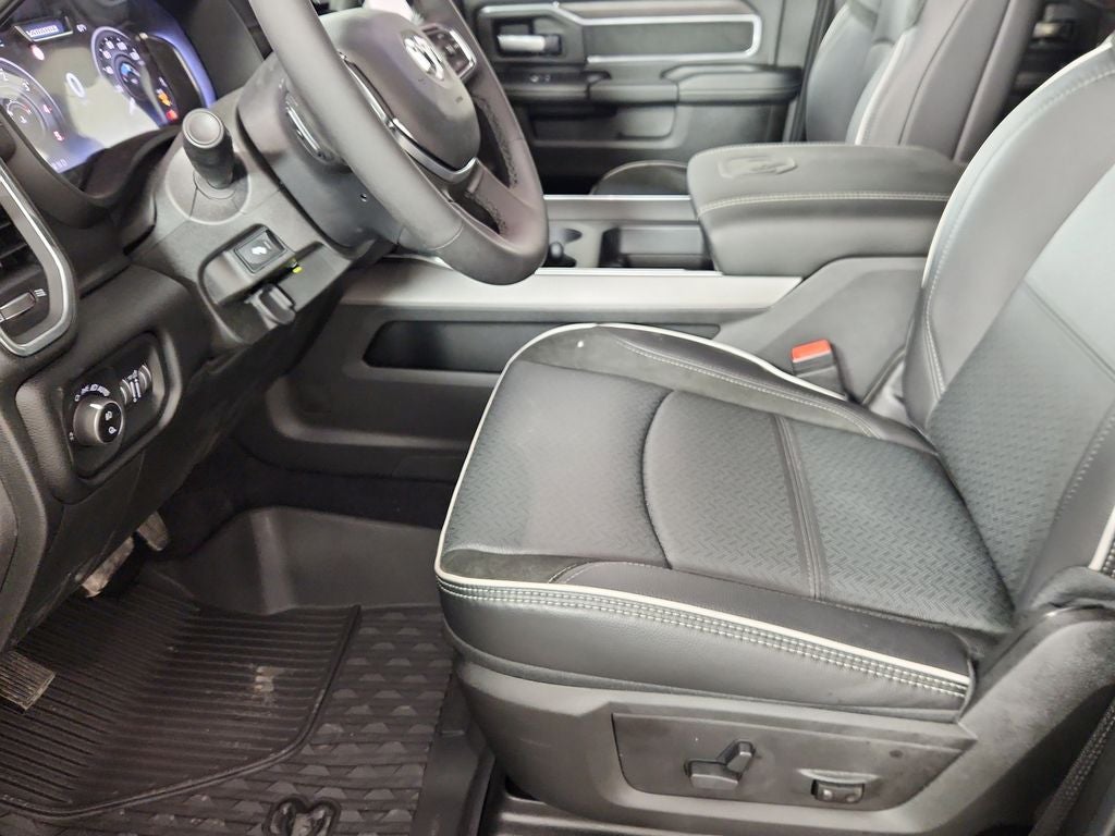 2026 RAM 3500 RAM 3500 LARAMIE MEGA CAB 4X4 6'4' BOX