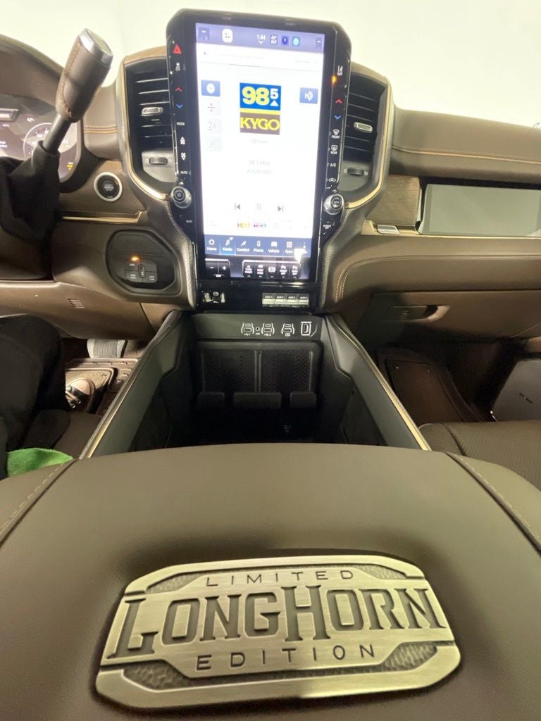 2026 RAM 3500 RAM 3500 LIMITED LONGHORN CREW CAB 4X4 8' BOX