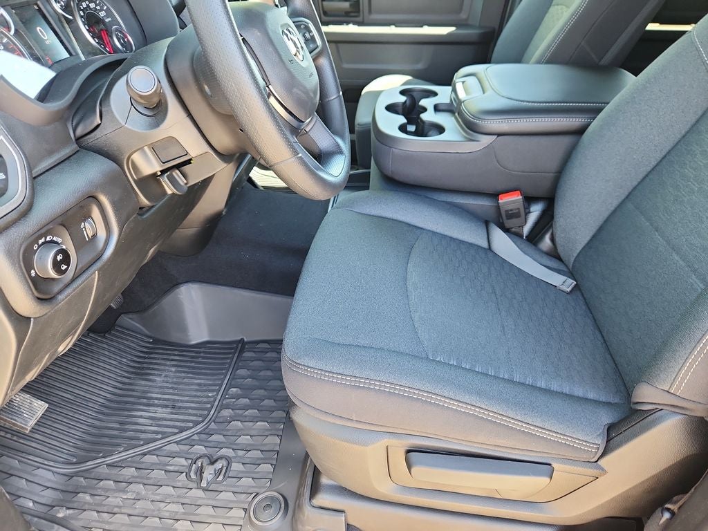 2026 RAM 2500 RAM 2500 BLACK EXPRESS CREW CAB 4X4 6'4' BOX