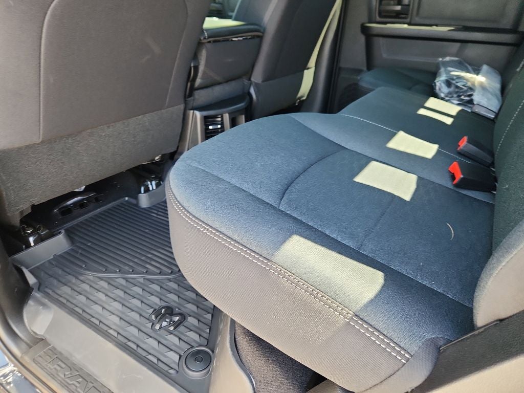 2026 RAM 2500 RAM 2500 BLACK EXPRESS CREW CAB 4X4 6'4' BOX