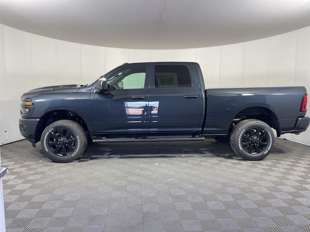 2026 RAM 2500 RAM 2500 BLACK EXPRESS CREW CAB 4X4 6'4' BOX