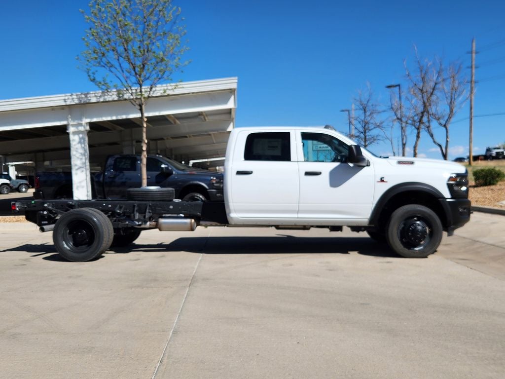 2026 RAM 5500 Chassis Cab RAM 5500 TRADESMAN CHASSIS CREW CAB 4X4 84' CA